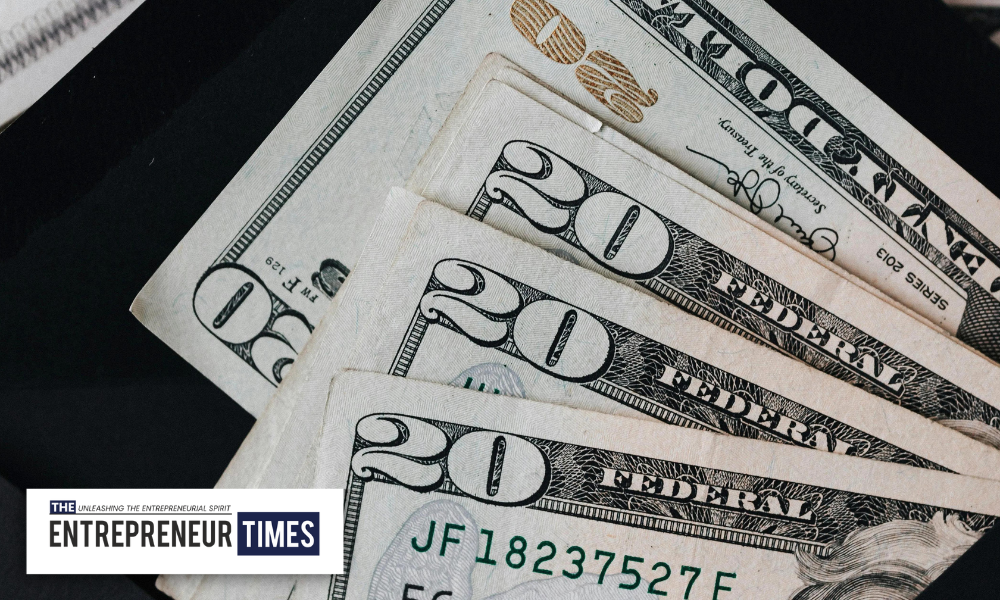 Dollar Falls After Fed Rate Cut